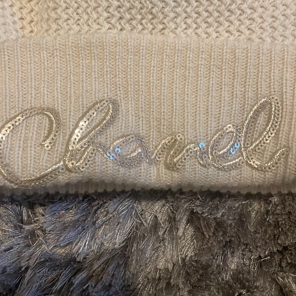 Chanel Cashmere Beanie - Picture 3 of 9
